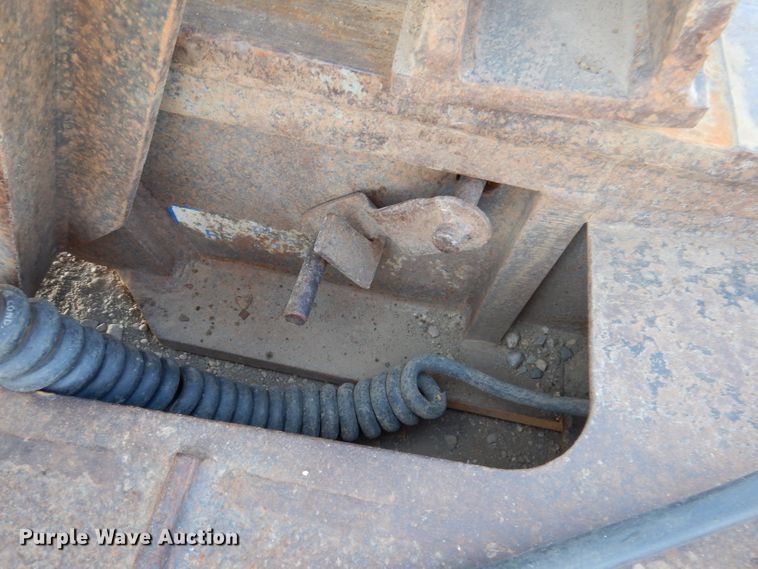 image for item IQ9552 1996 Fontaine  lowboy equipment trailer