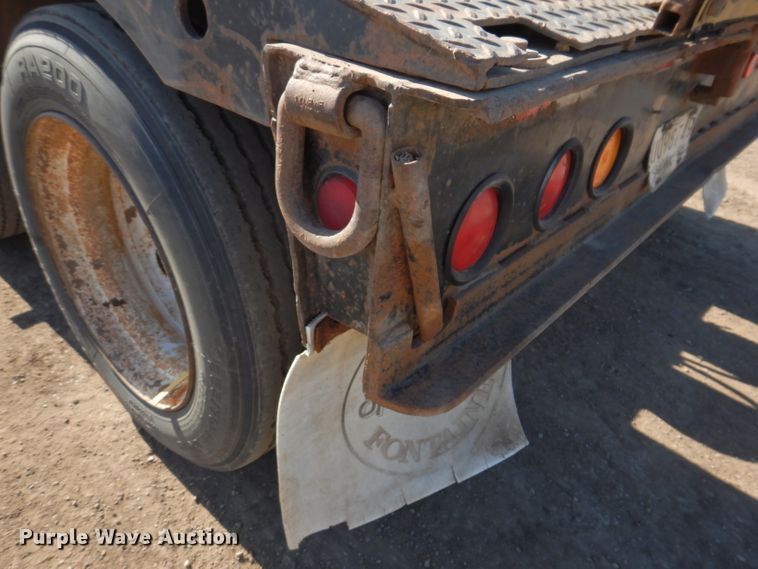 image for item IQ9552 1996 Fontaine  lowboy equipment trailer