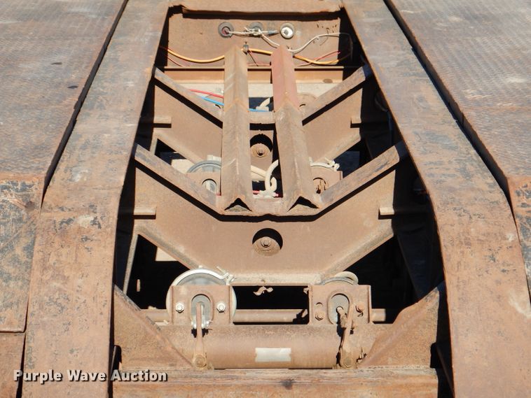 image for item IQ9552 1996 Fontaine  lowboy equipment trailer