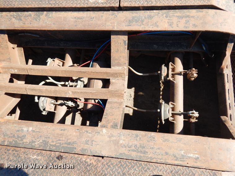 image for item IQ9552 1996 Fontaine  lowboy equipment trailer