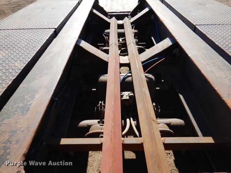 image for item IQ9552 1996 Fontaine  lowboy equipment trailer