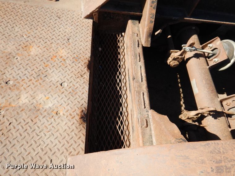 image for item IQ9552 1996 Fontaine  lowboy equipment trailer