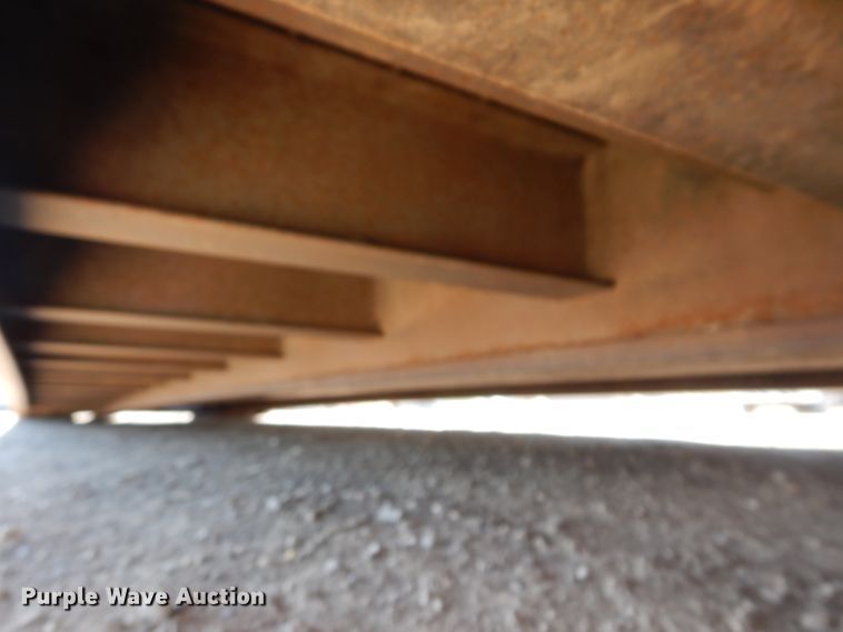 image for item IQ9552 1996 Fontaine  lowboy equipment trailer