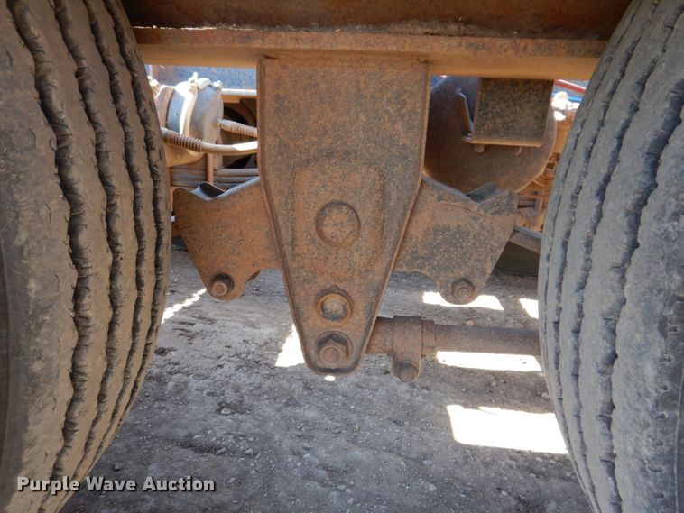 image for item IQ9552 1996 Fontaine  lowboy equipment trailer