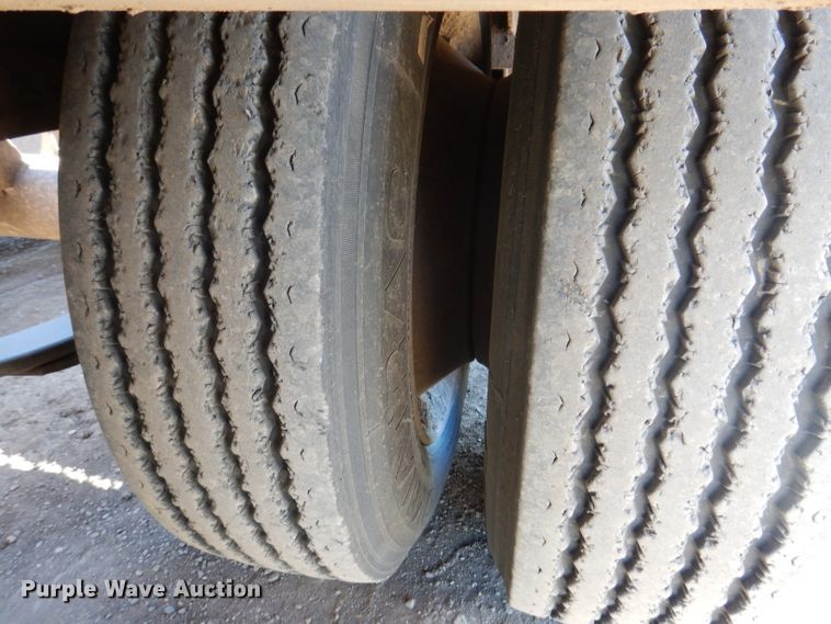 image for item IQ9552 1996 Fontaine  lowboy equipment trailer