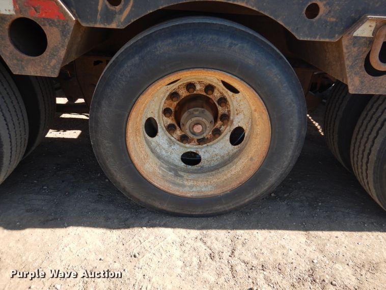 image for item IQ9552 1996 Fontaine  lowboy equipment trailer