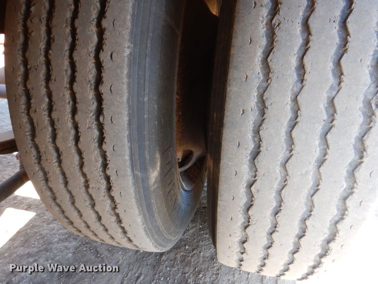 image for item IQ9552 1996 Fontaine  lowboy equipment trailer