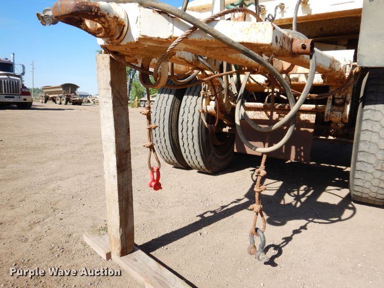 image for item IQ9553 1996 CPS SBD432  bottom dump trailer