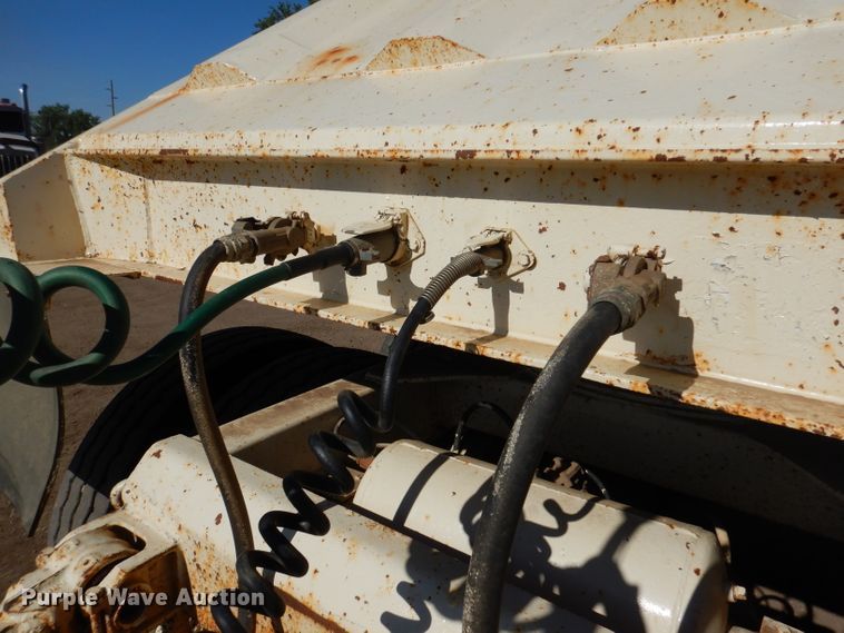 image for item IQ9553 1996 CPS SBD432  bottom dump trailer