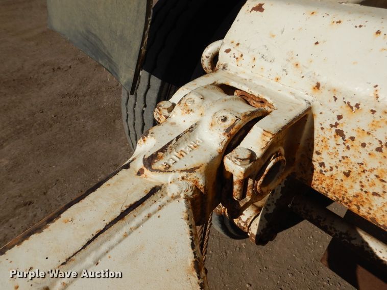 image for item IQ9553 1996 CPS SBD432  bottom dump trailer