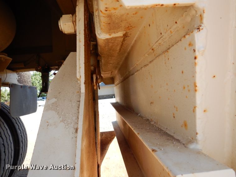 image for item IQ9553 1996 CPS SBD432  bottom dump trailer