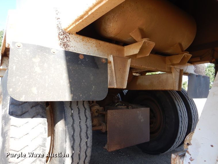 image for item IQ9553 1996 CPS SBD432  bottom dump trailer