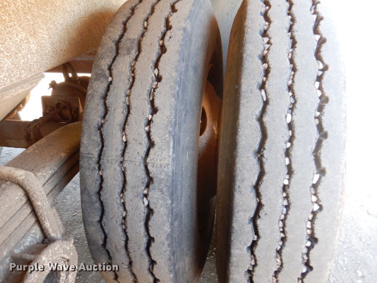 image for item IQ9553 1996 CPS SBD432  bottom dump trailer