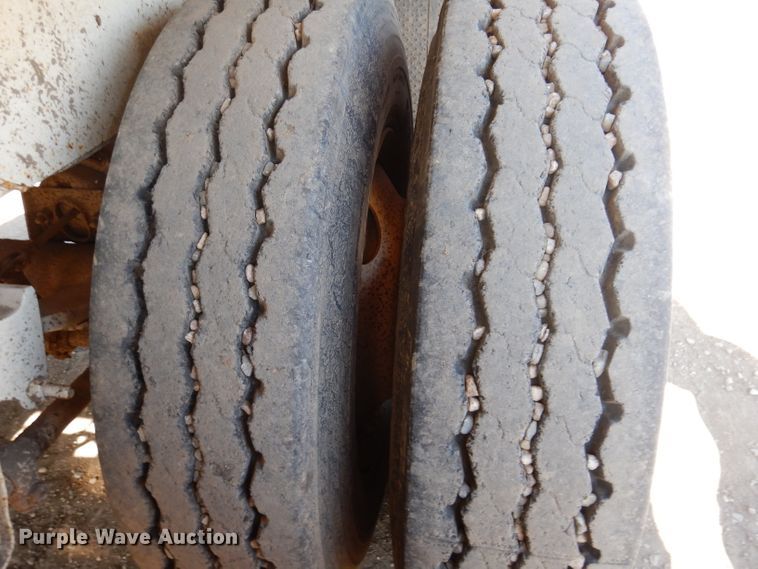 image for item IQ9553 1996 CPS SBD432  bottom dump trailer