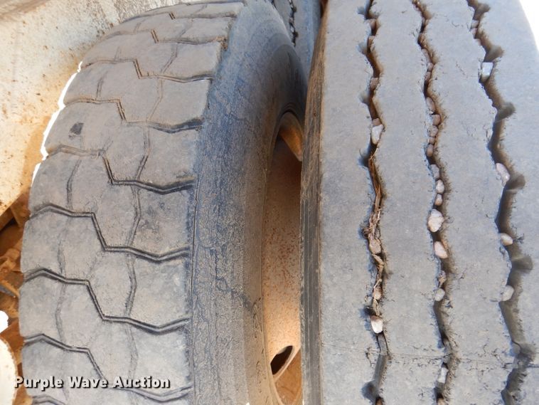 image for item IQ9553 1996 CPS SBD432  bottom dump trailer