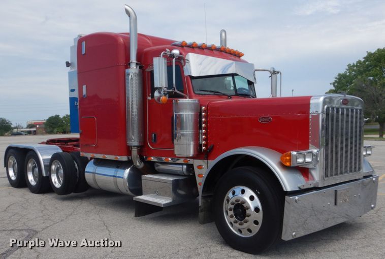 image for item IT9106 2006 Peterbilt 379  semi truck