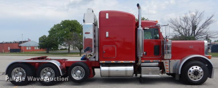image for item IT9106 2006 Peterbilt 379  semi truck