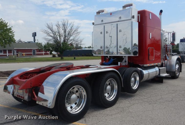 image for item IT9106 2006 Peterbilt 379  semi truck
