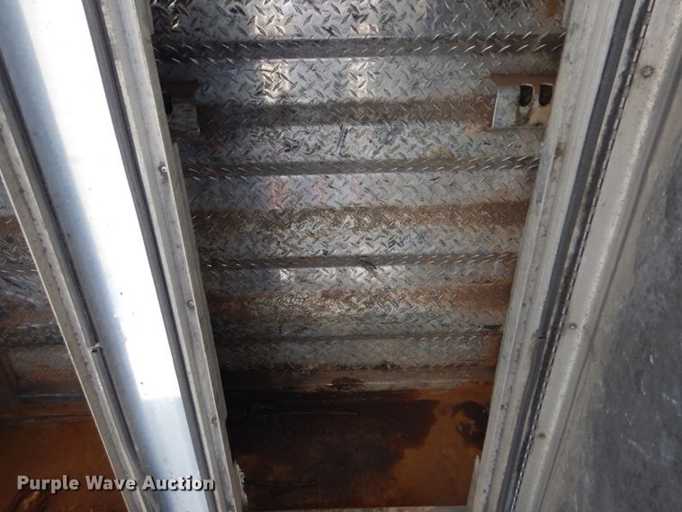 image for item IT9106 2006 Peterbilt 379  semi truck