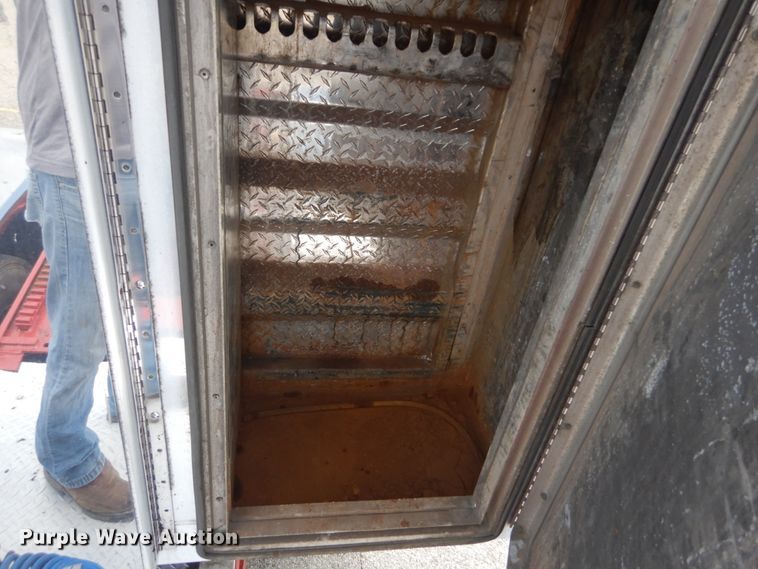 image for item IT9106 2006 Peterbilt 379  semi truck