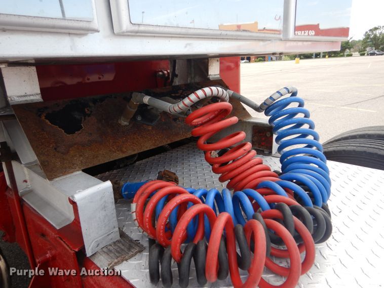 image for item IT9106 2006 Peterbilt 379  semi truck