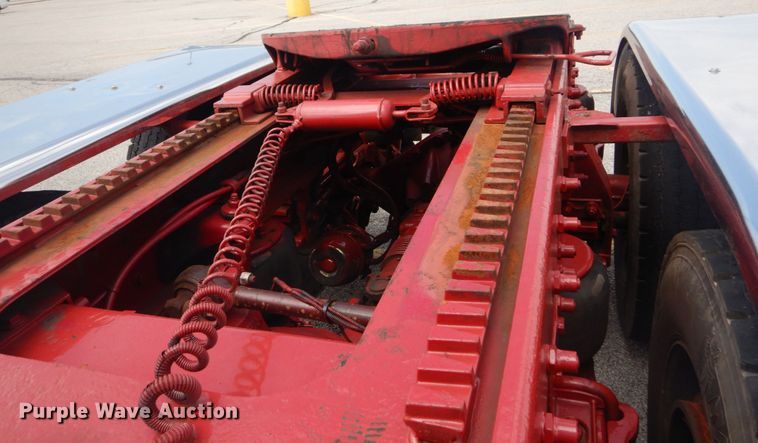 image for item IT9106 2006 Peterbilt 379  semi truck