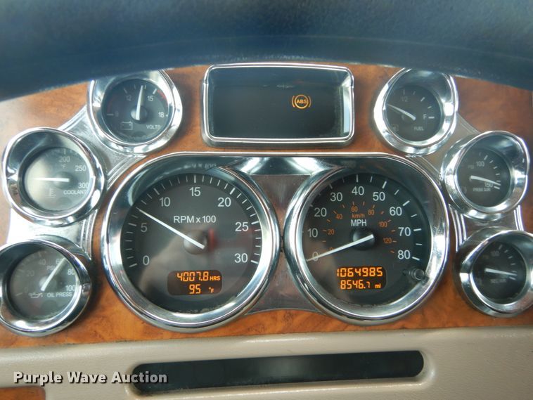 image for item IT9106 2006 Peterbilt 379  semi truck