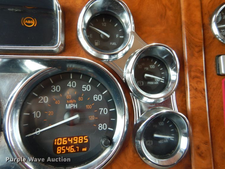 image for item IT9106 2006 Peterbilt 379  semi truck