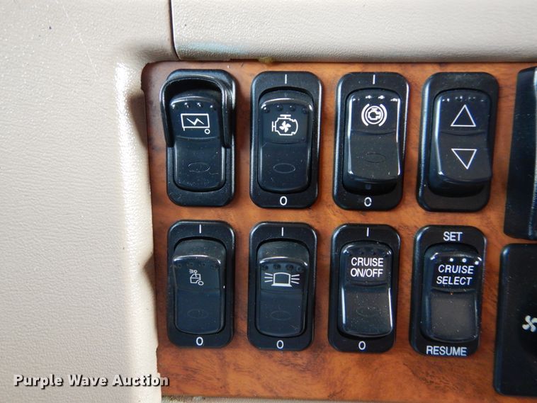 image for item IT9106 2006 Peterbilt 379  semi truck