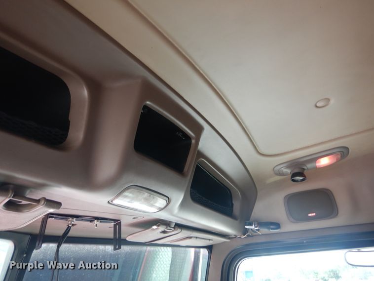 image for item IT9106 2006 Peterbilt 379  semi truck