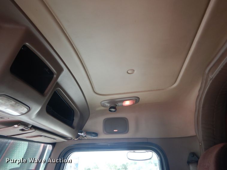 image for item IT9106 2006 Peterbilt 379  semi truck