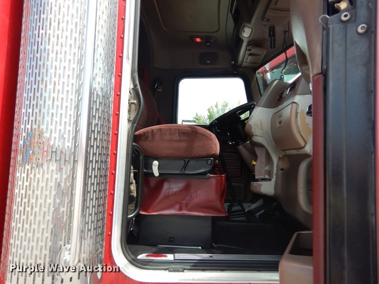 image for item IT9106 2006 Peterbilt 379  semi truck