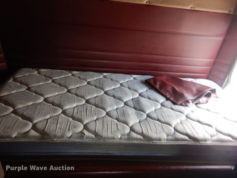 image for item IT9106 2006 Peterbilt 379  semi truck