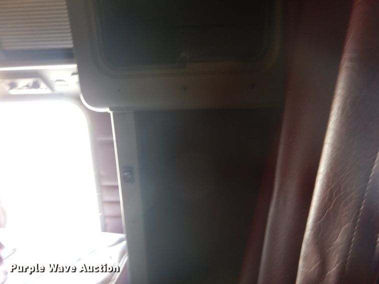 image for item IT9106 2006 Peterbilt 379  semi truck