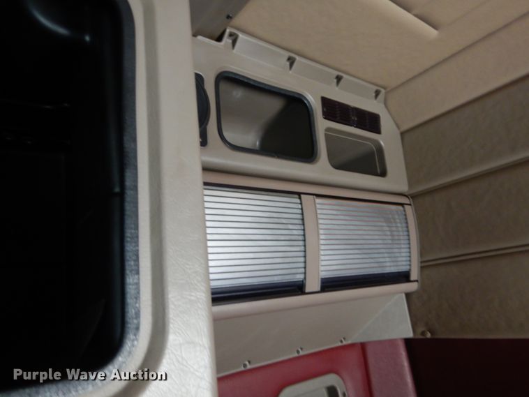 image for item IT9106 2006 Peterbilt 379  semi truck