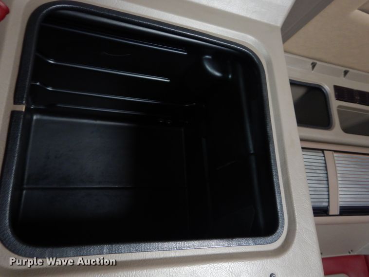 image for item IT9106 2006 Peterbilt 379  semi truck