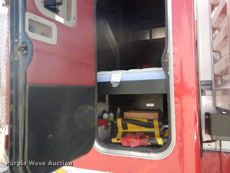 image for item IT9106 2006 Peterbilt 379  semi truck