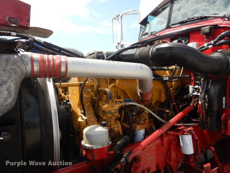 image for item IT9106 2006 Peterbilt 379  semi truck