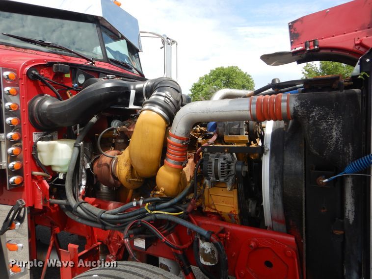 image for item IT9106 2006 Peterbilt 379  semi truck