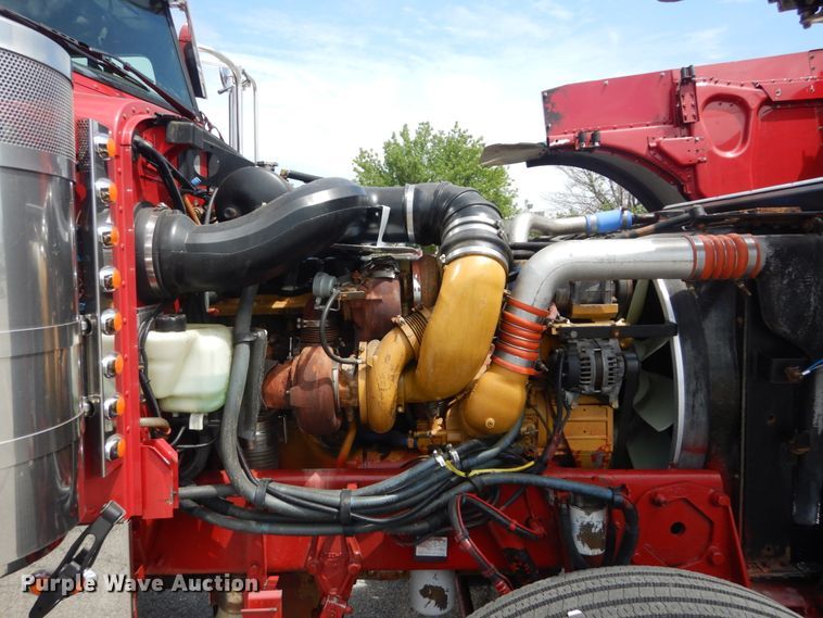 image for item IT9106 2006 Peterbilt 379  semi truck