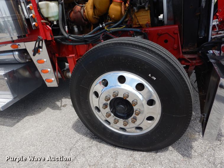 image for item IT9106 2006 Peterbilt 379  semi truck