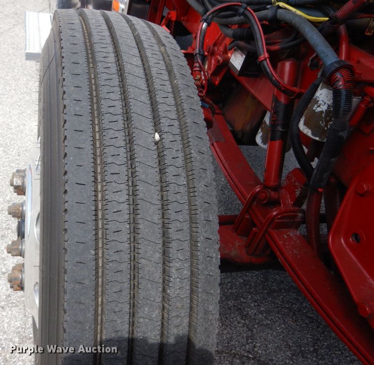 image for item IT9106 2006 Peterbilt 379  semi truck