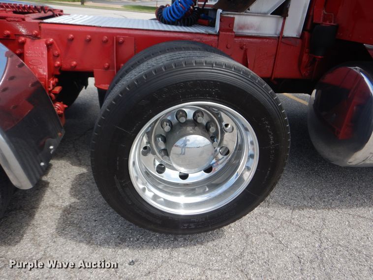 image for item IT9106 2006 Peterbilt 379  semi truck