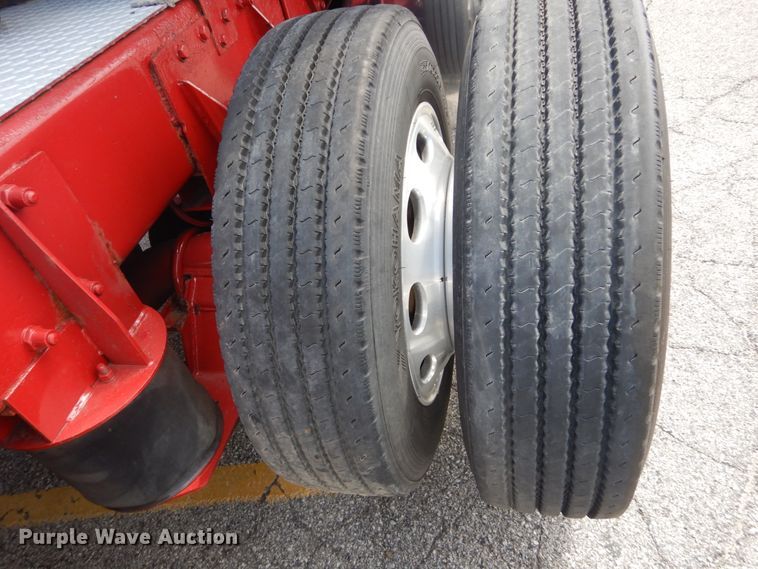 image for item IT9106 2006 Peterbilt 379  semi truck