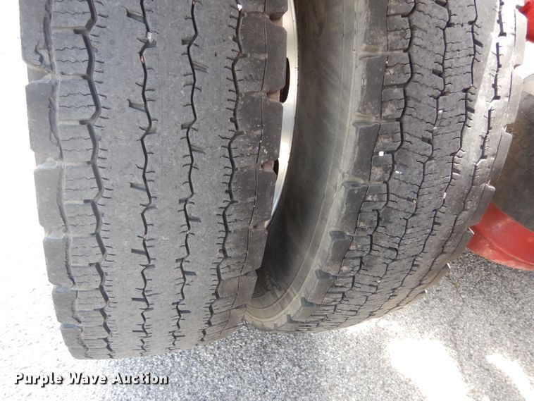 image for item IT9106 2006 Peterbilt 379  semi truck