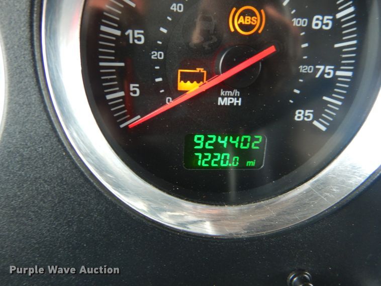 image for item IT9107 2010 Kenworth T800  semi truck