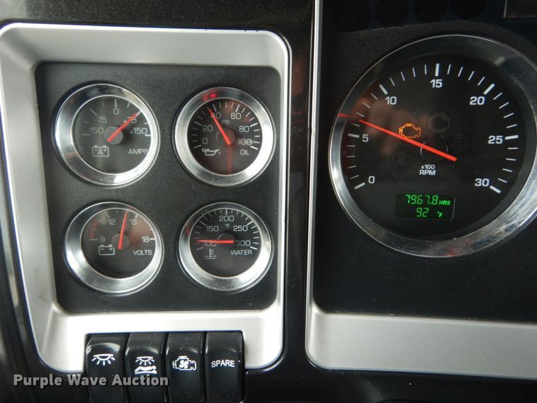 image for item IT9107 2010 Kenworth T800  semi truck