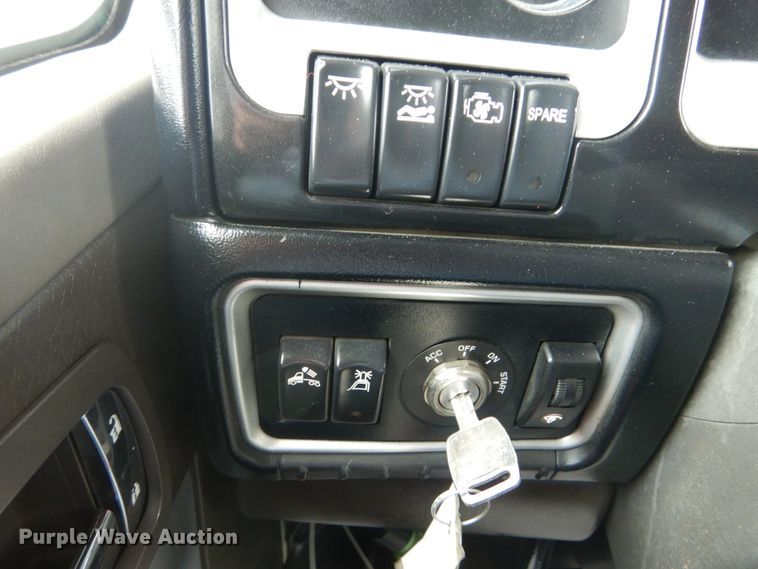 image for item IT9107 2010 Kenworth T800  semi truck