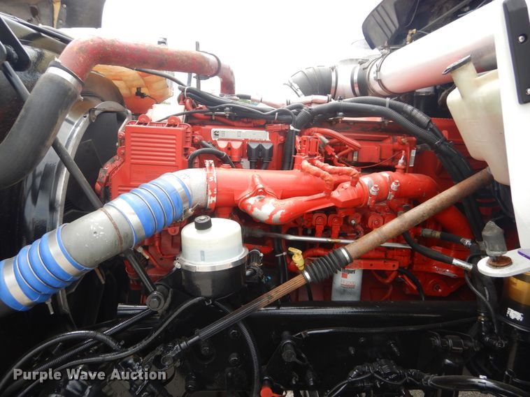 image for item IT9107 2010 Kenworth T800  semi truck