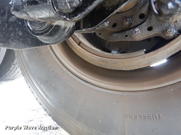 image for item IT9107 2010 Kenworth T800  semi truck